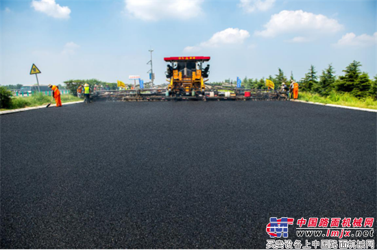 中大机械：不走寻常路 传承匠心成就中国公路摊铺专家